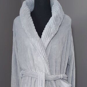 Womens Mink Feel House Coat. Size Medium